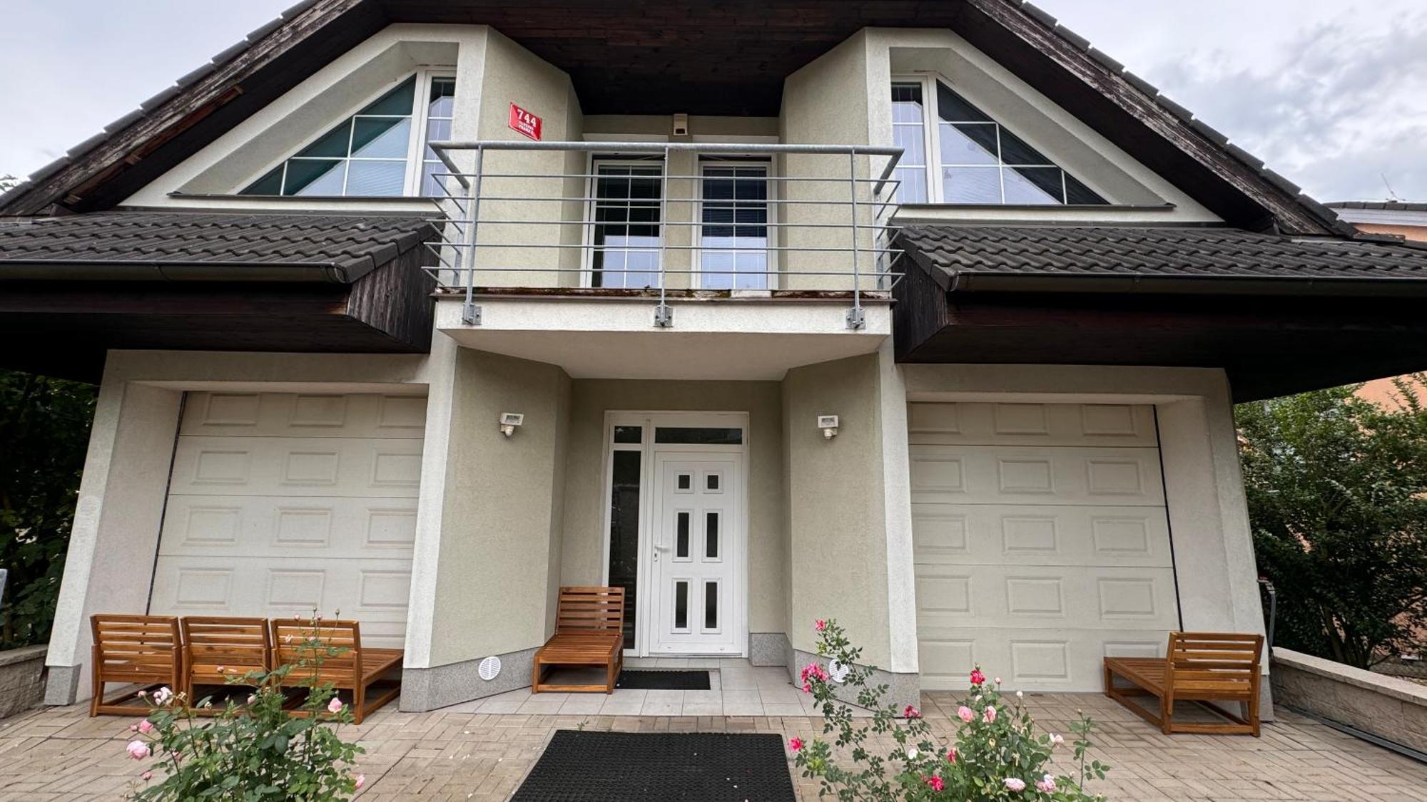 Diamondvilla, 4 Bedroom Apartment, Garden & Spa Прага Екстериор снимка